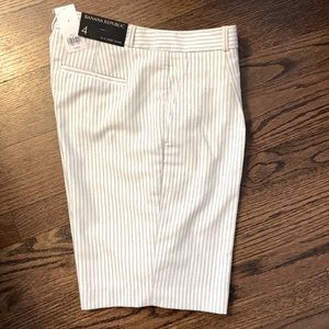 Banana Republic 10.5” Avery Shorts